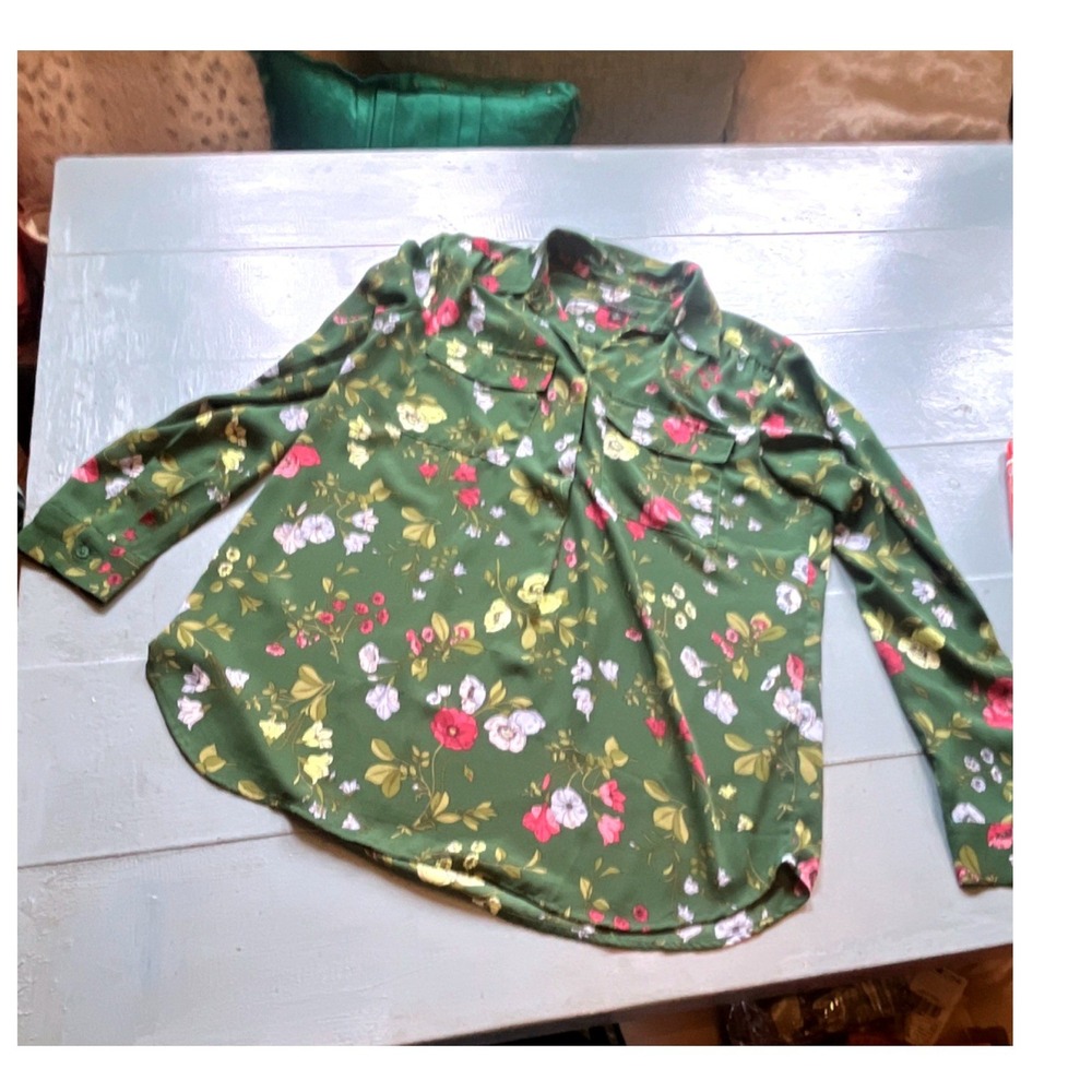 Ann Taylor Green Floral Blouse Button Front Lightweight Top Size M